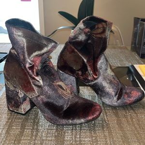 Velvet booties